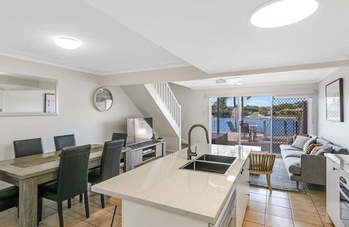 Elanora House | Isle Of Palms 120 - Absolute Waterfront Villa - Min. 3 Night Stays!