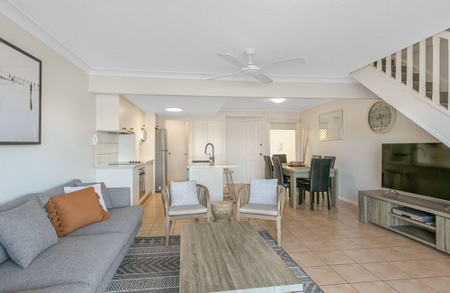 Elanora House | Isle Of Palms 120 - Absolute Waterfront Villa - Min. 3 Night Stays!
