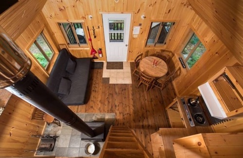 Saint-Etienne-De-Bolto Cabin | Isolated eco-lodge in the middle of nature: Le Renard