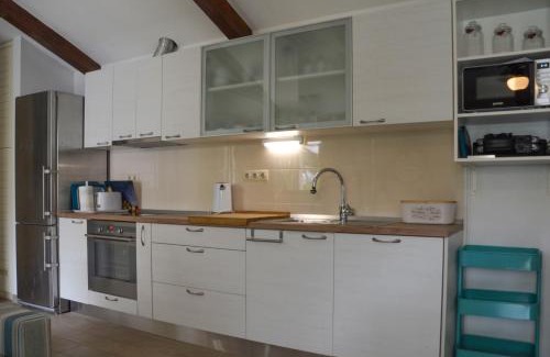 Kastel Gomilica House | ISSA Holiday Home - 3 Min Walk to Beach