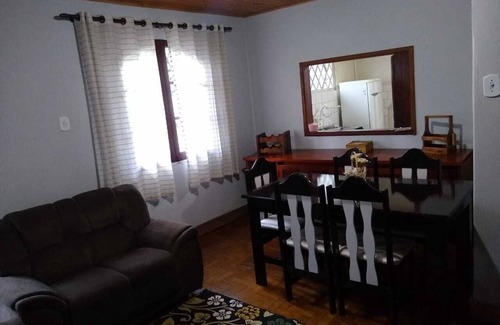 Fracalanza House | It is located 700 meters from the tourist center of Capivari, which you can walk to