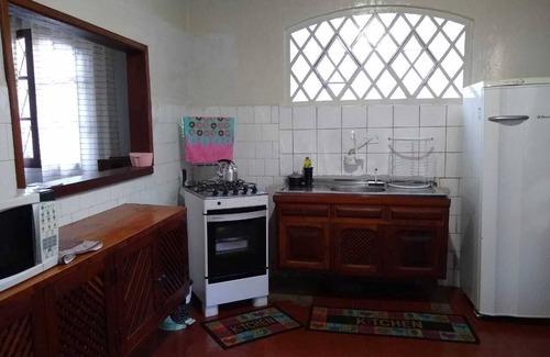 Fracalanza House | It is located 700 meters from the tourist center of Capivari, which you can walk to