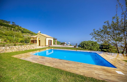 Cefalu Villa | It is the ideal place to spend your holiday. It is suited to families or couples
