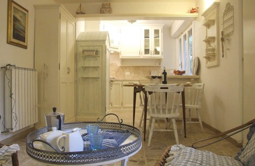 Marina di Castagneto Carducci Apartment | Cosy apartment for 4 people with WIFI and TV