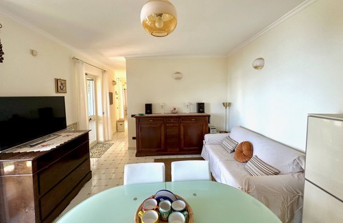 Raito Villa | Villa Indipendente Panoramica Immersa in un Giardino Mediterraneo di 700 mq