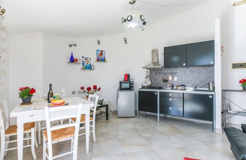 Rosignano Solvay Apartment | Cosy apartment for 2 people with WIFI, TV, terrace and pets allowed