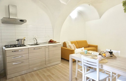 Villa Santa Lucia degli Abruzzi Apartment | Civic25 Abruzzo | Romantic retreat within the historic center