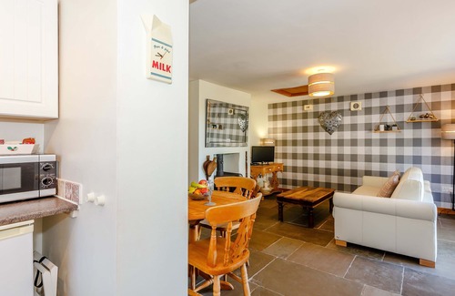 Grewelthorpe Cottage | IVY COTTAGE, romantic, luxury holiday cottage in Grewelthorpe