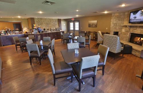 Notre Dame Hotel | Ivy Court Inn and Suites