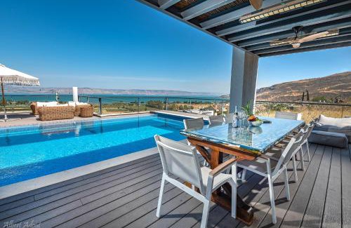 Migdal Villa | Iwo's - וילה איוו - מדהימה ויוקרתית עם בריכה פרטית קו ראשון לכנרת