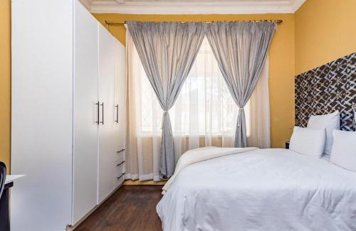 Greater Johannesburg Metropolitan Area Apartment | Izimbalizethu Bed And Breakfast