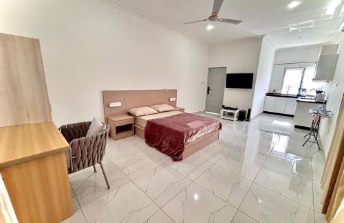 Ngleshi Amanfro Villa | Izire Home