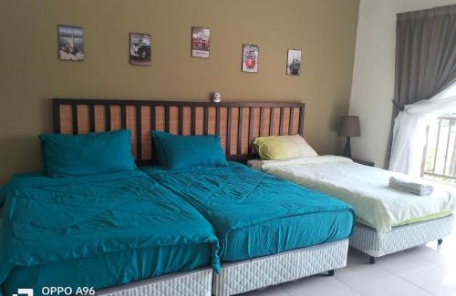 Endah House | Izz room studio Gold Coast Morib Resort