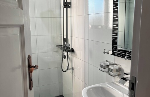 Kireka Bed & Breakfast | J And S Suites Kampala