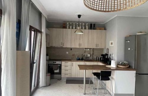 Paralia Ofryniou Apartment | J&J Seaview Apartment