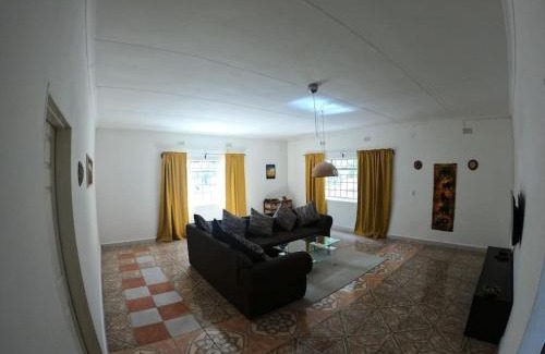 Maun Villa | Jacobsen Bungalow in Maun, Boronyane