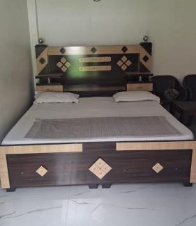 Faizabad House | Jagdamba Lawn & Home Stay