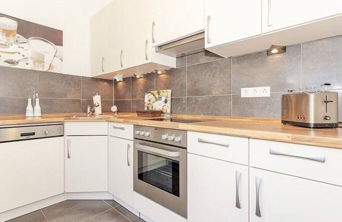 Hohen Niendorf Apartment | Jagdschloss WE 9: comfortable and high-quality furnished 2-room apartment