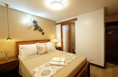 Coron Town Proper Cabin | Jai-cob's Suites