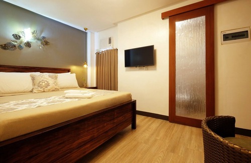 Coron Town Proper Cabin | Jai-cob's Suites