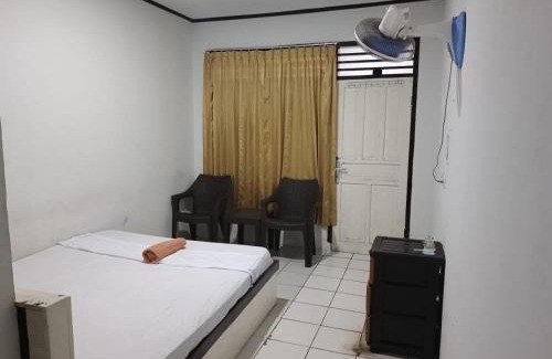 Cikakak Hotel | Jajapin Hotel putri Sari