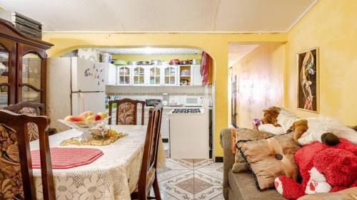Kingston House | Jamaica J Home