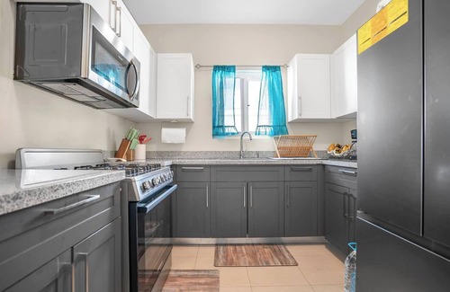 Lucea House | Jamaica Reggae Villa - Charming 3-bedroom house between Montego Bay & Negril