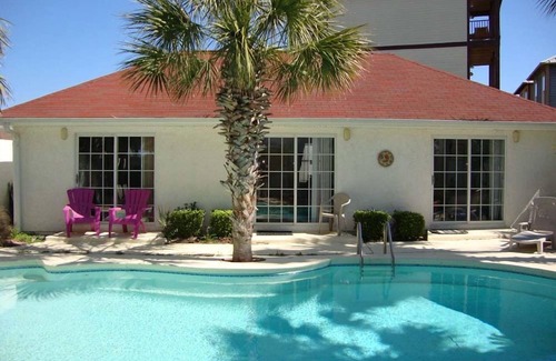 Sunnyside House | Jamaican Lake #43 with private pool in gated community across from the beach