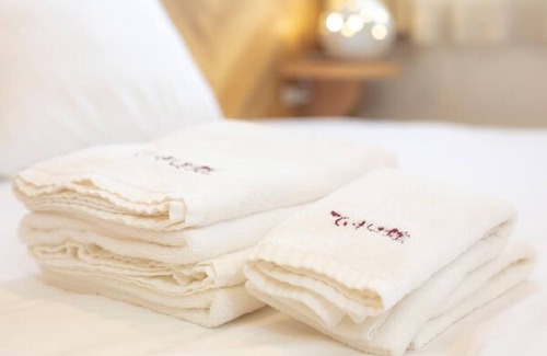 Tobe-cho Hotel | Japanese room with bedrock bath color bath hot s/Iyo-gun Ehime