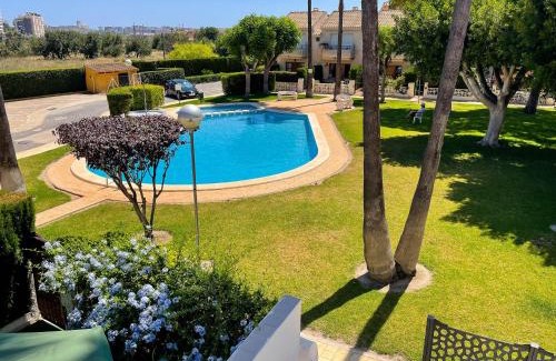 Playa de San Juan Apartment | Jardín, Playa y Piscina