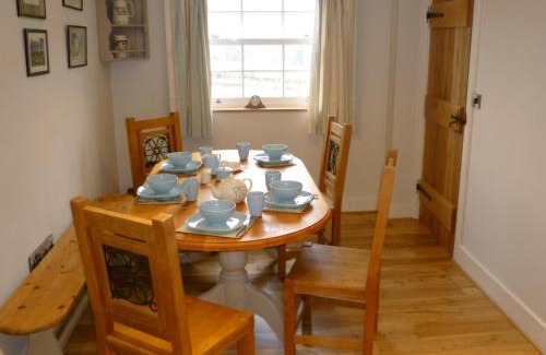 Llangollen House | Jasmine Cottage
