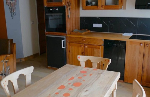 Bagneres-de-Luchon House | Jasmine joli chapeau A vélo