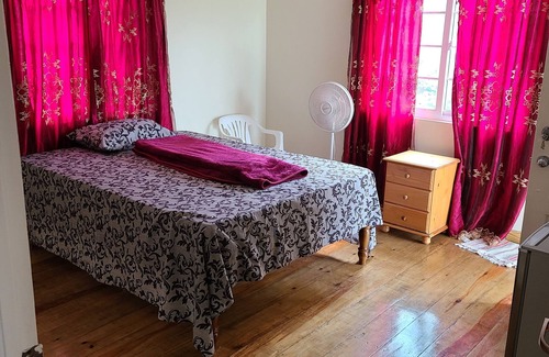 Penlyne Castle House | Jay's Guest House II
