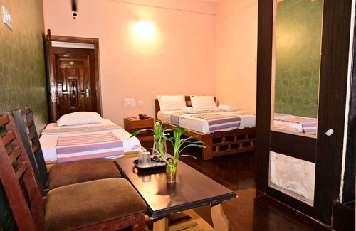 Murudeshwara Hotel | JAYA PARADISE Murdeswar