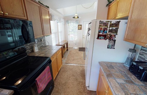 Red River House | Jayhawk Cottage With High Speed Wifi