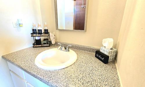 Jayuya Apartment | Jayuya Cozy Aparment with Wi-Fi, Free Parking and AC