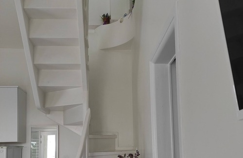 Vothon Villa | JB VILLA Stunning Santorini Escape w/jacuzzi and enclosed garden