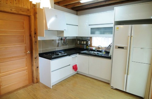 Pyoseon House | Jeju Sannaedeul Pension