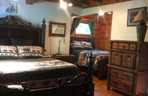 Licking Cabin | Jesse and James Hideout On “The Big Piney River”