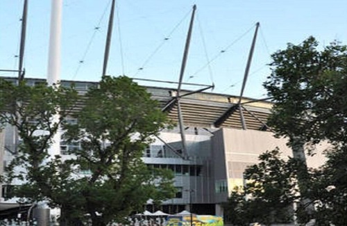 East Melbourne Apartment | - Jewel on Jolimont -