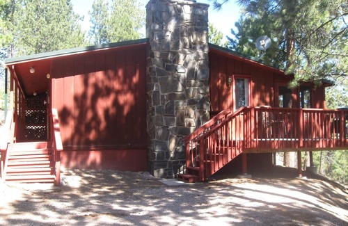 Rapid City House | JH Pine Inn Close to Lake Pactola! WIFI!
