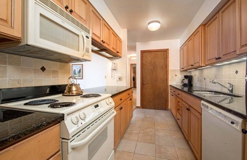 Teton Village Condo | JHRL - Teewinot A5, steps away from Moose Creek lift