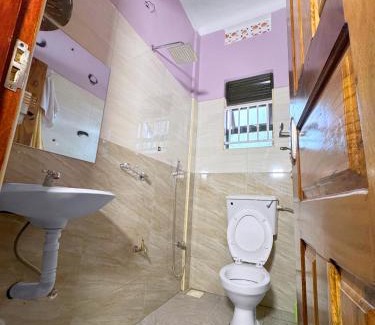 Jinja Apartment | Jinja studio room- seabed