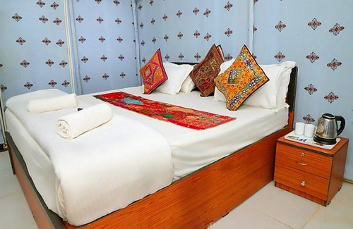 Amar Sagar Pol Resort | Jodhani Desert Camp & Resort Jaisalmer