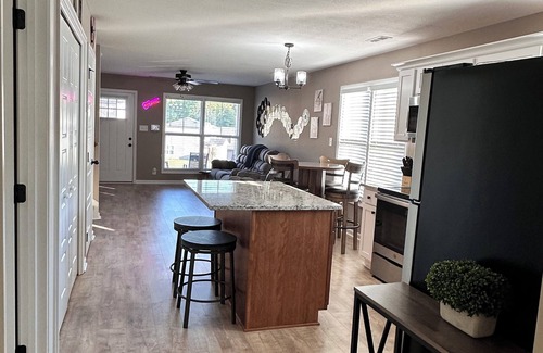 Clarksville House | Joe's Retreat: A charming 3-bedroom house in welcoming Clarksville