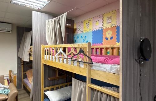 Longtan District Bed & Breakfast | Johnnie's Inn