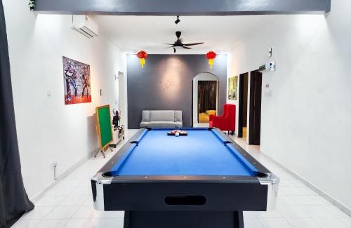 Taman Johor Jaya House | Johor Jaya - KTV & Swimming Pool & Mahjong #5BR2B 15pax