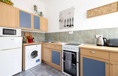 Old Town Apartment | JOIVY Cosy Flat in the Heart of Edinburgh