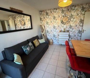 Croix-d'Argent Apartment | Joli T2/Tram/Clim/Parking/Wifi/Piscine