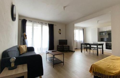 Clermont-Ferrand Apartment | Joli T4 avec balcon, place de parking - Oradou